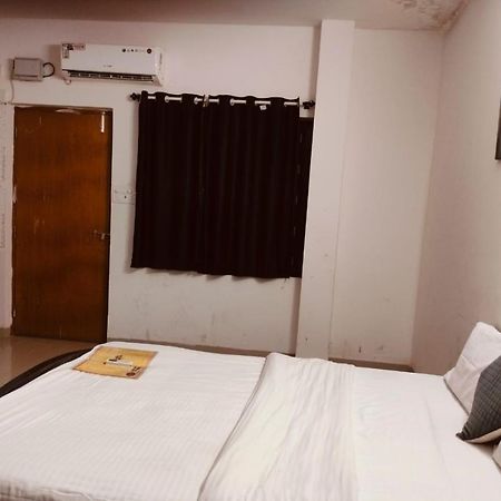 Hotel Explorer Калангуте Екстериор снимка