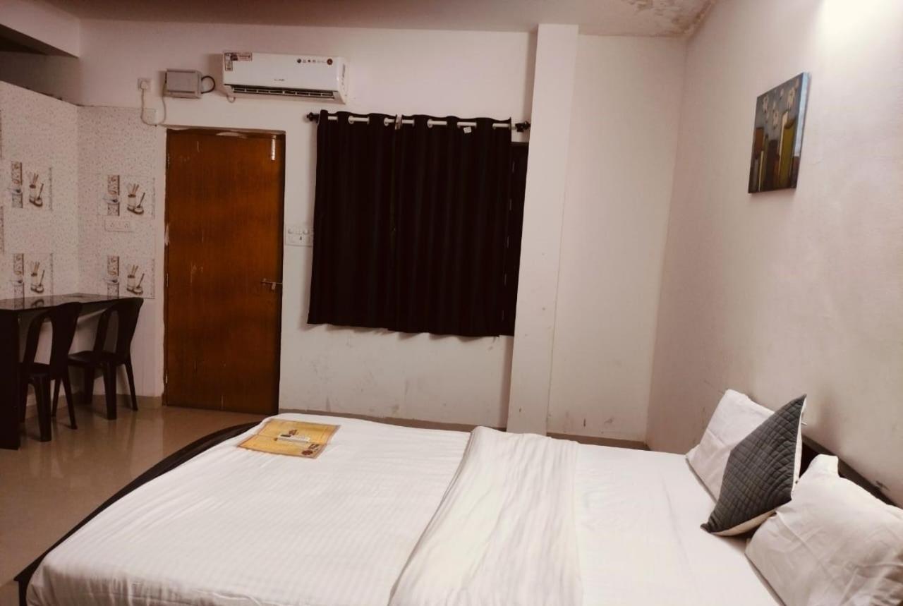 Hotel Explorer Калангуте Екстериор снимка