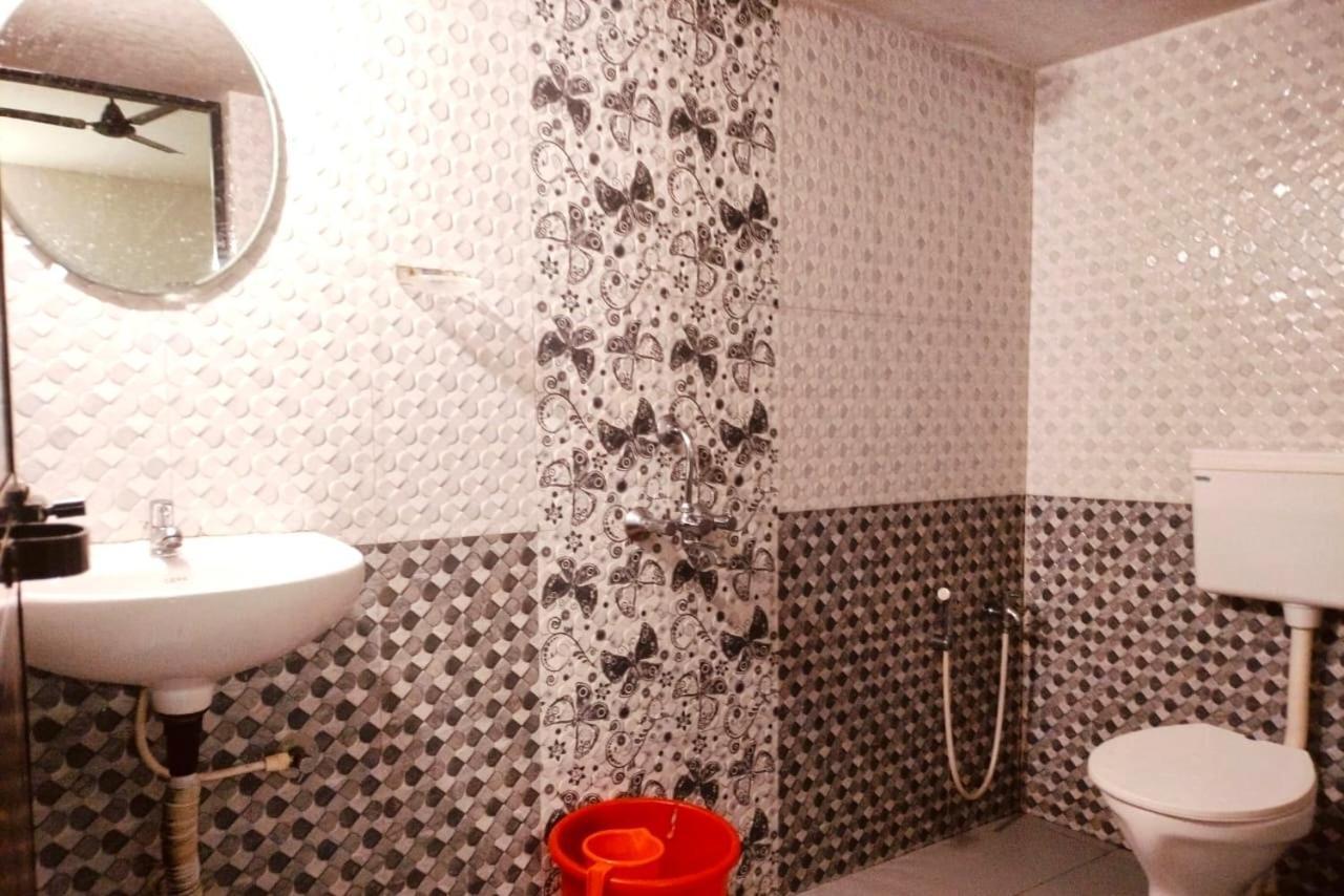 Hotel Explorer Калангуте Екстериор снимка